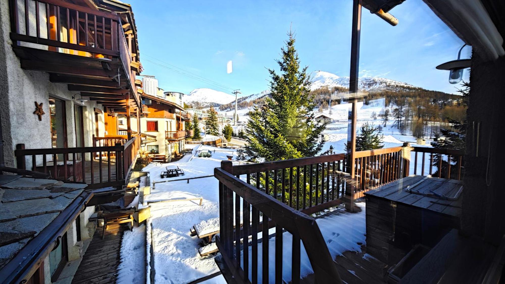 Hostdomus - Imperial Chalet Villa เซสตรีเอ ภายนอก รูปภาพ